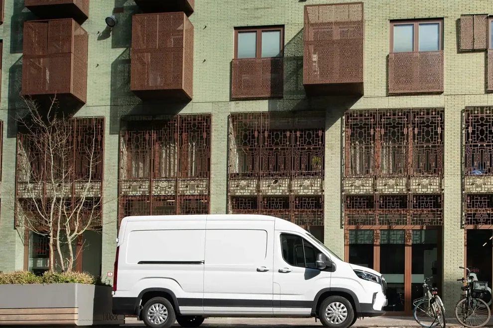 MAXUS Deliver 9