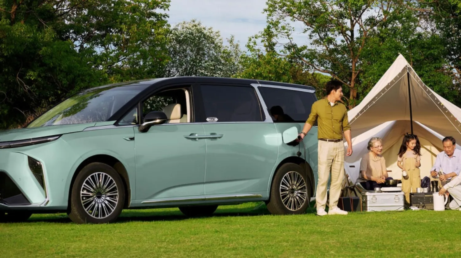 MAXUS MIFA 9 Yan Profil